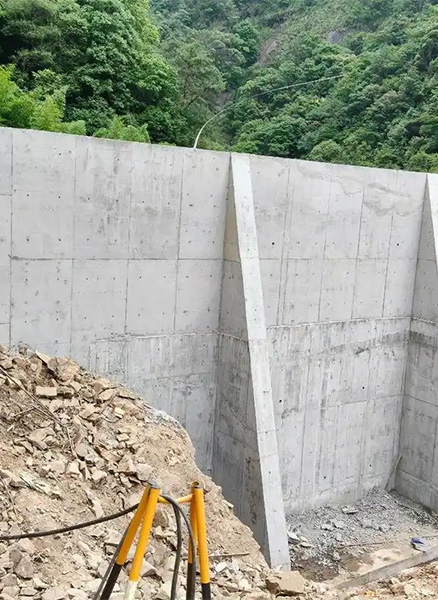 淄博沂源县重力式挡土墙